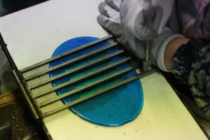 Preparing mosaic tiles with gold