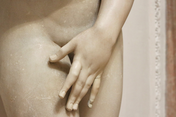 A hand of Aphrodite added likely by Tiziano Aspetti, Greek marble, National Archeological Museum in Venice now in Domus Grimani