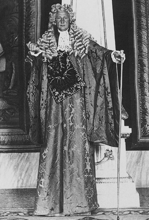 Don Carlos Beistegui with his costume, 1951
